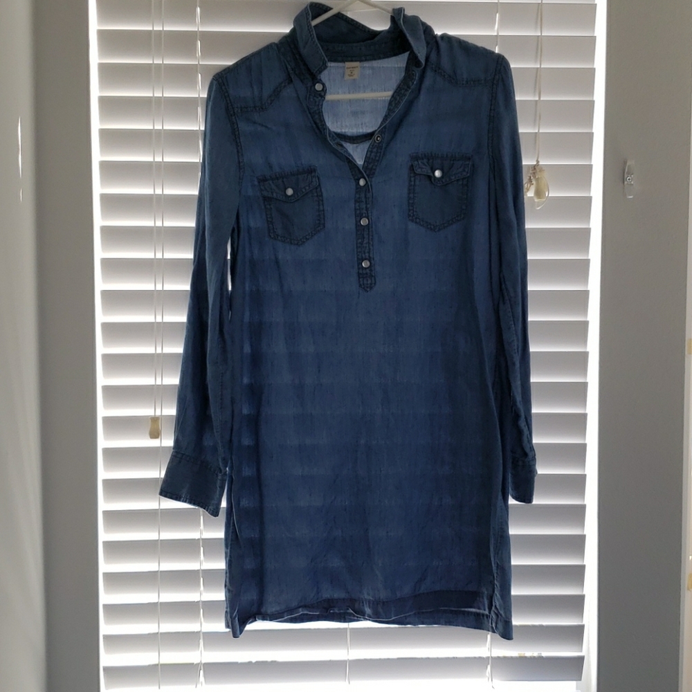 Button down,  casual dress chambray